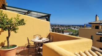 Penthouse for sale in Nueva Alcántara a short walk from beach