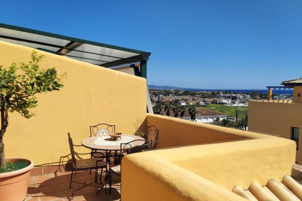 Penthouse for sale in Nueva Alcántara a short walk from beach