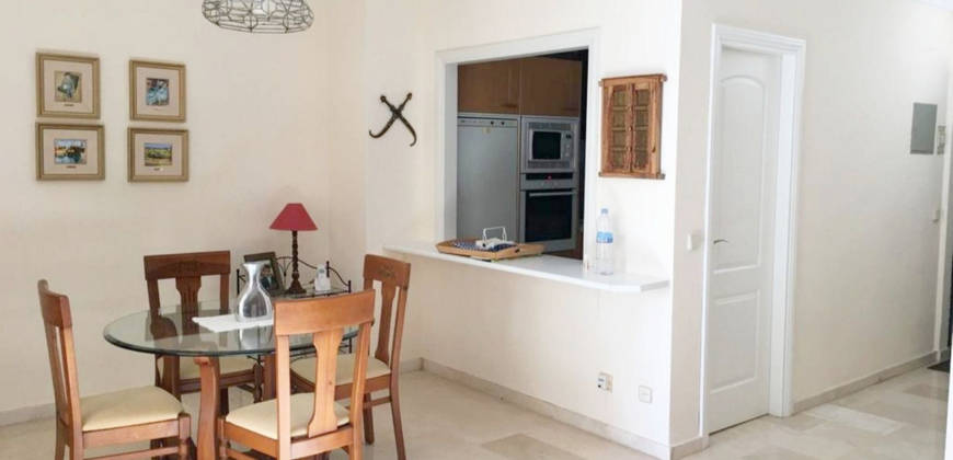 Spacious and bright apartment in El Paraíso area