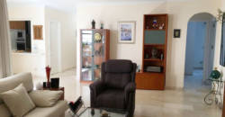 Spacious and bright apartment in El Paraíso area