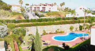 Spacious bright apartment located in Guadalmina Alta