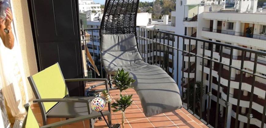 Spacious bright apartment located in Guadalmina Alta