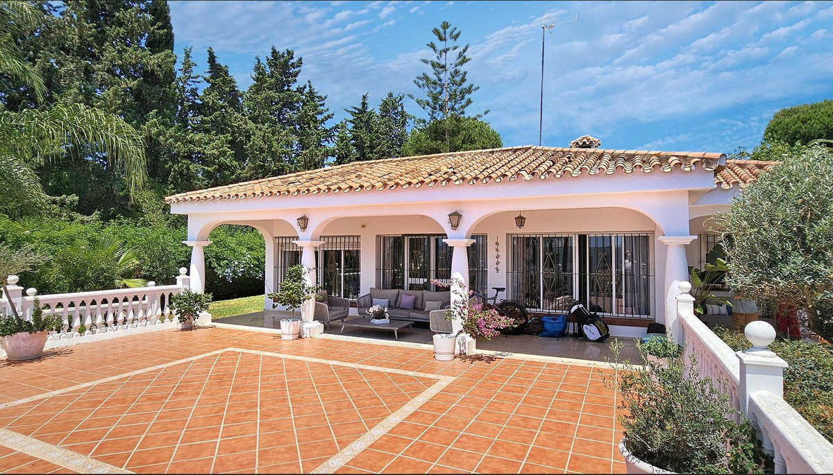 Villa en El Paraíso Bajo