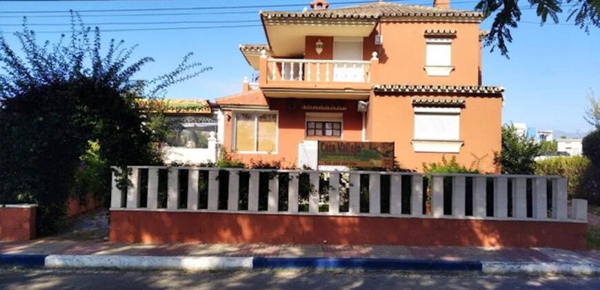 Fantástica villa independiente con negocio de restauración