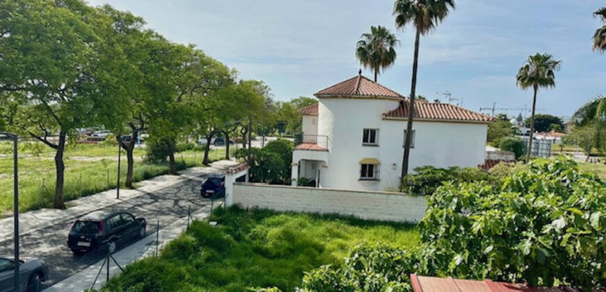 Fantástica villa independiente con negocio de restauración