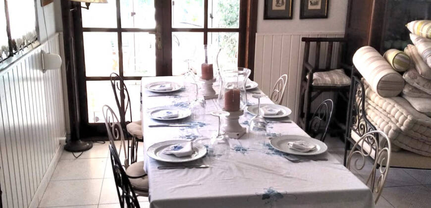 Fantástica villa independiente con negocio de restauración