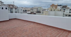 Edificio de 2 viviendas + 1 local comercial