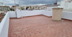 Edificio de 2 viviendas + 1 local comercial