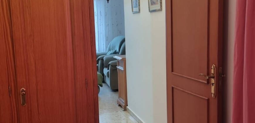 Edificio de 2 viviendas + 1 local comercial