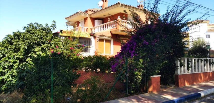 Fantástica villa independiente con negocio de restauración