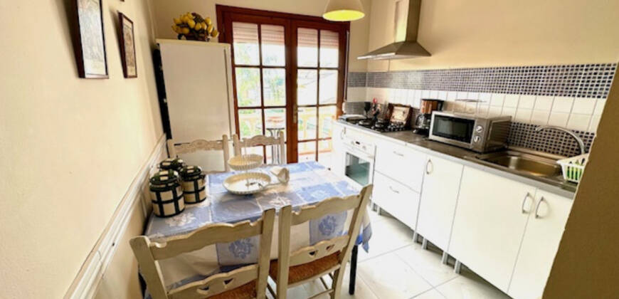 Fantástica villa independiente con negocio de restauración