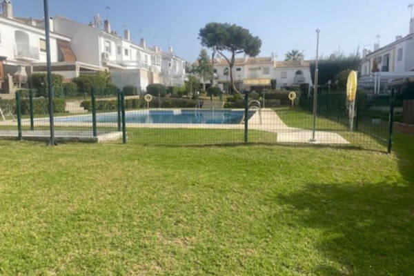Townhouse for sale in the Atalaya area
