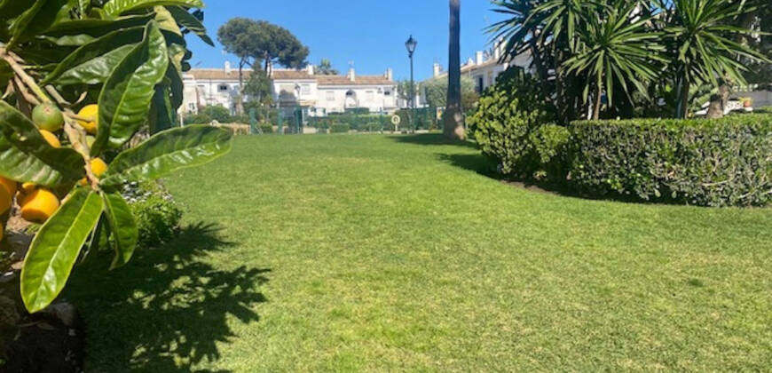 Townhouse in the Atalaya area